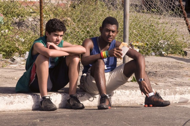 Cinema: os atores Matheus Fagundes (esq.) e Thiago de Matos em cena do filme "Ausência", de Chico Teixeira. (Foto: Divulgação)***DIREITOS RESERVADOS. NÃO PUBLICAR SEM AUTORIZAÇÃO DO DETENTOR DOS DIREITOS AUTORAIS E DE IMAGEM***